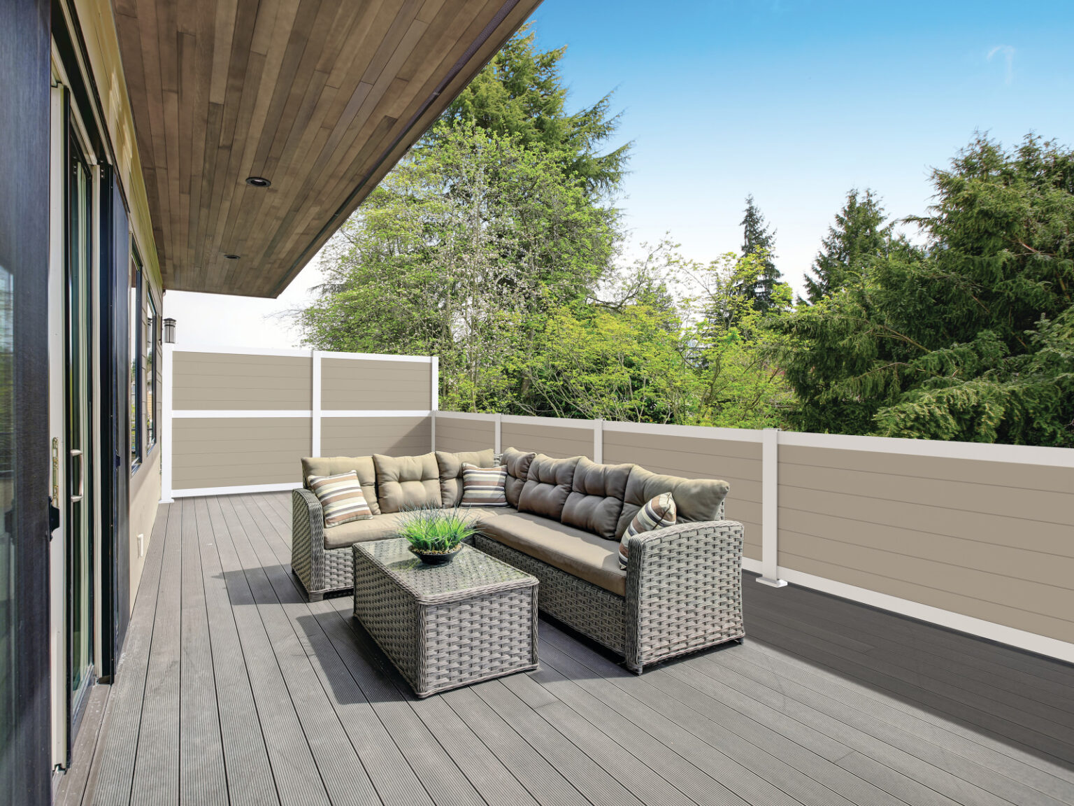 RDI® Privacy Rail™Privacy Deck Railing | RDI Railing